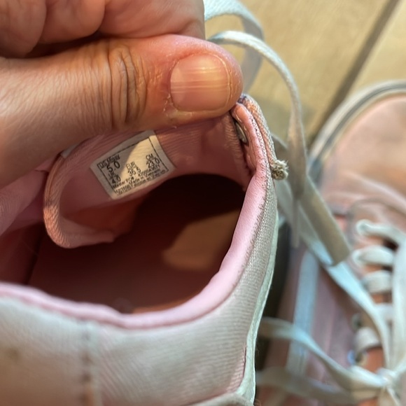 Vans - Picture 4 of 9